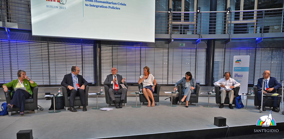 Forum 8 - Persone migranti: dalla crisi umanitaria alle politiche di integrazione