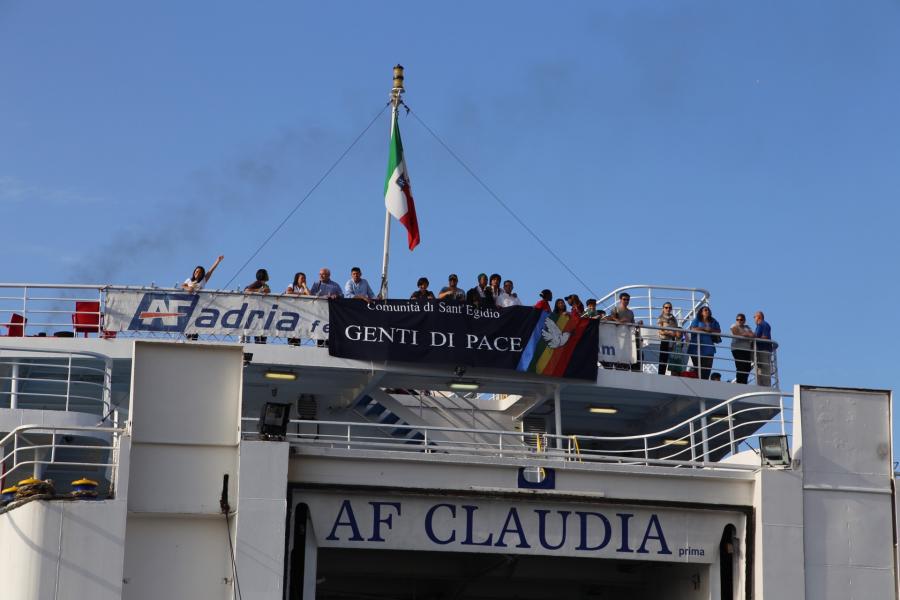 La nave della pace arriva in Albania 